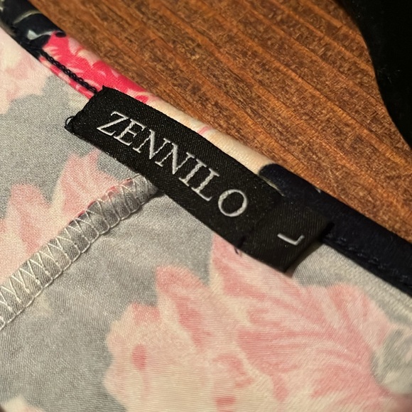 Zennilo  floral flowing 3/4 sleeve blouse Size Large - Picture 4 of 5